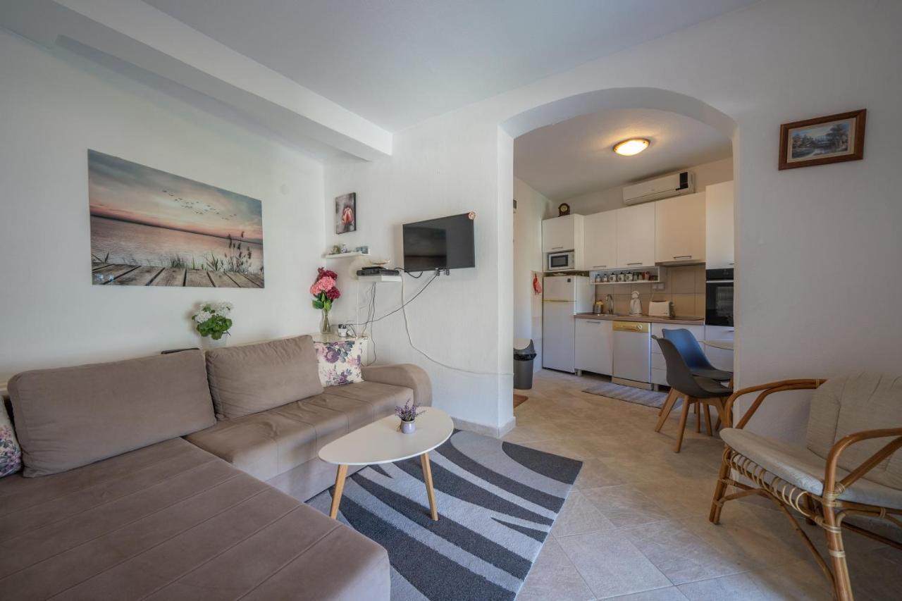 Aneta Apartments Risan Buitenkant foto